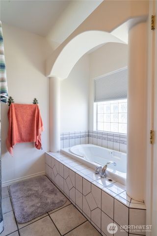 4560 Bluff Drive NE, Moses Lake, WA 98837