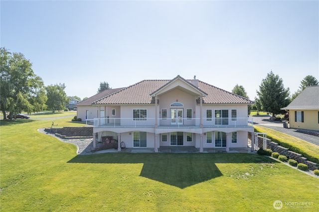 4560 Bluff Drive NE, Moses Lake, WA 98837