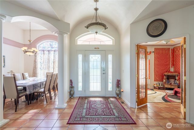 4560 Bluff Drive NE, Moses Lake, WA 98837