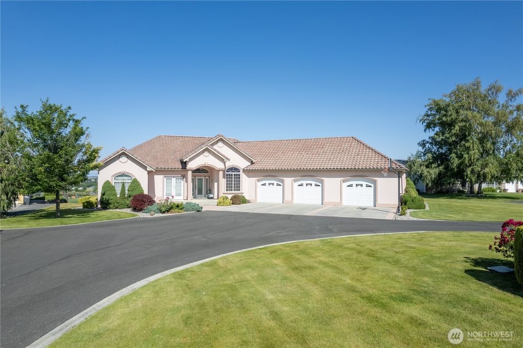 4560 Bluff Drive NE, Moses Lake, WA 98837