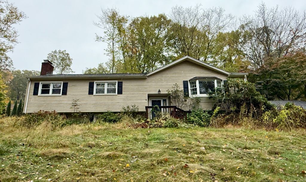51 Ole Musket Lane, Danbury, CT 06810
