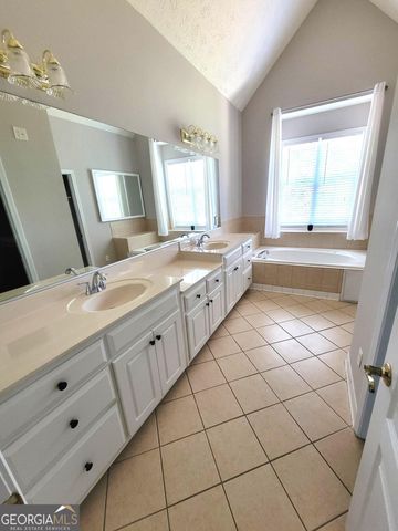 190 Baywatch Circle, Fayetteville, GA 30215