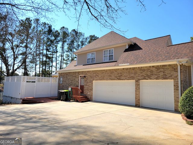 190 Baywatch Circle, Fayetteville, GA 30215