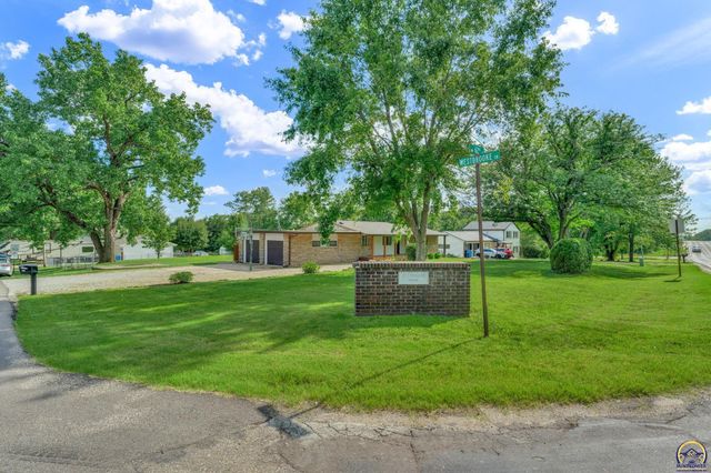 721 NW 62nd St, Topeka, KS 66617
