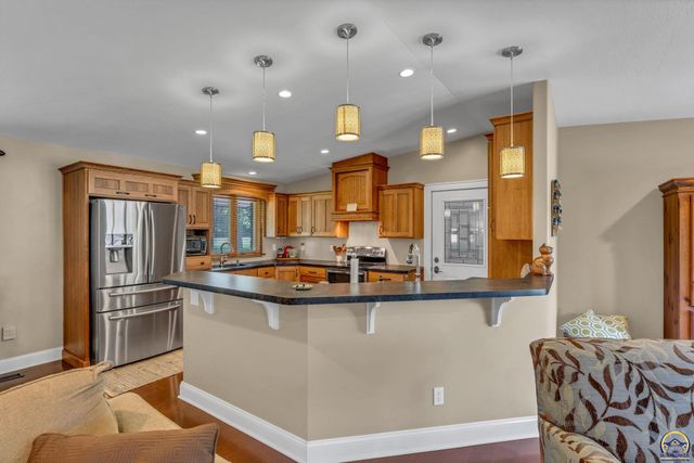 721 NW 62nd St, Topeka, KS 66617