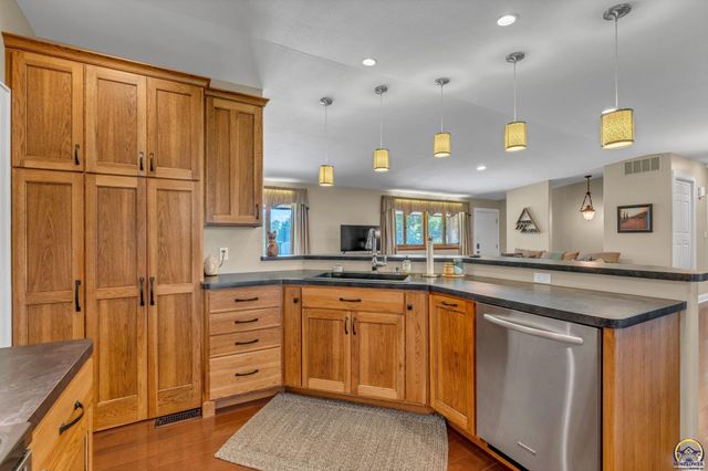 721 NW 62nd St, Topeka, KS 66617
