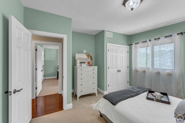 721 NW 62nd St, Topeka, KS 66617