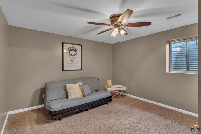 721 NW 62nd St, Topeka, KS 66617