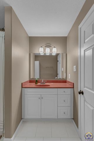 721 NW 62nd St, Topeka, KS 66617