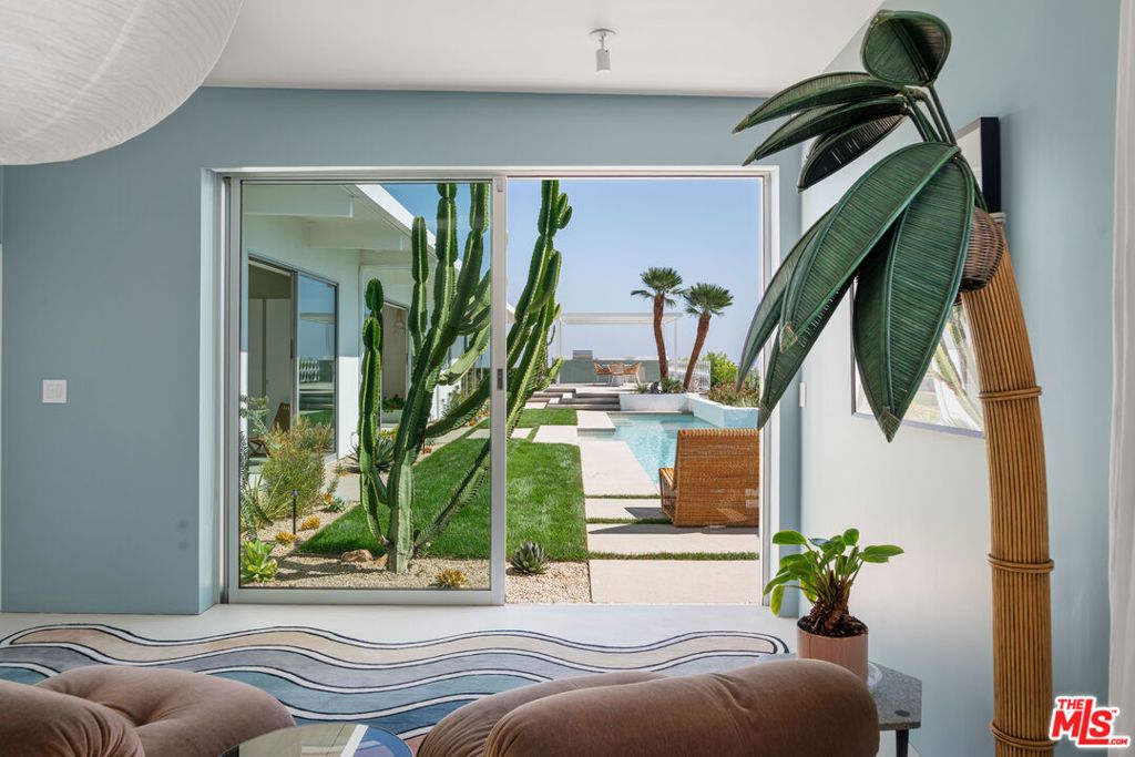 Image 22 of property listing at 1227 Tellem Drive, Pacific Palisades, CA 90272