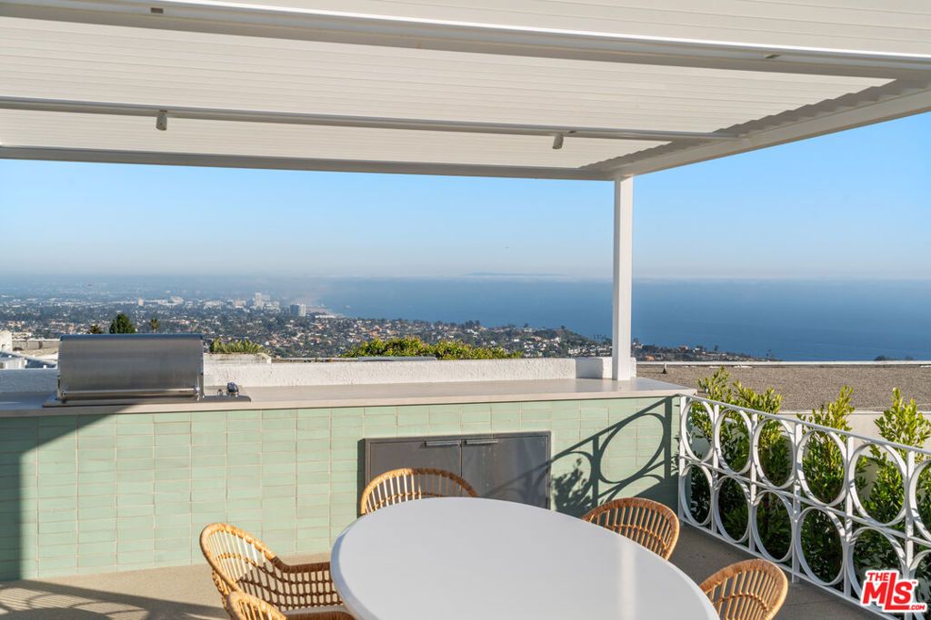 Image 43 of property listing at 1227 Tellem Drive, Pacific Palisades, CA 90272