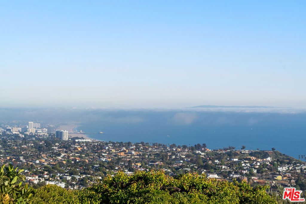 Image 44 of property listing at 1227 Tellem Drive, Pacific Palisades, CA 90272