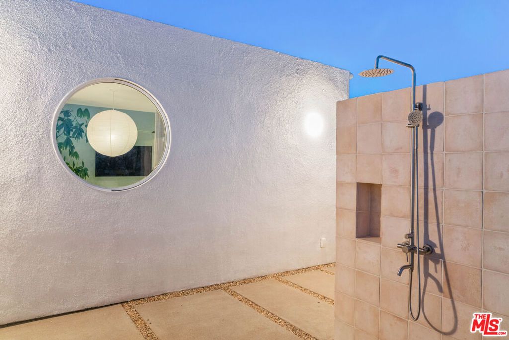 Image 59 of property listing at 1227 Tellem Drive, Pacific Palisades, CA 90272