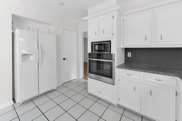 19535 Enchanted Oaks Drive, Spring, TX 77388