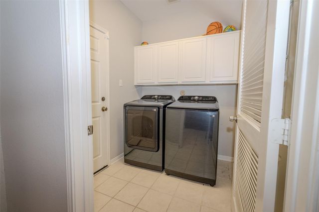 21812 Grand Lancelot Drive, Kingwood, TX 77339