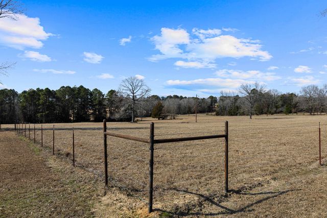 536 E Prospect Rd, Jefferson, TX 75657