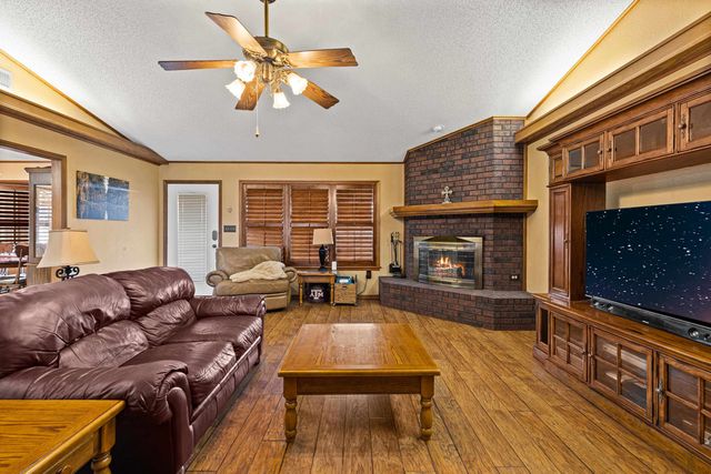 536 E Prospect Rd, Jefferson, TX 75657