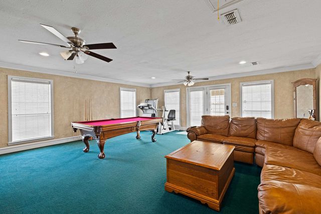 536 E Prospect Rd, Jefferson, TX 75657