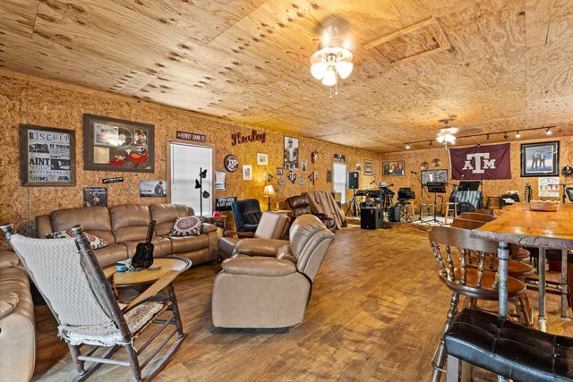 536 E Prospect Rd, Jefferson, TX 75657