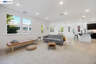 2729 5Th St, Alameda, CA 94501