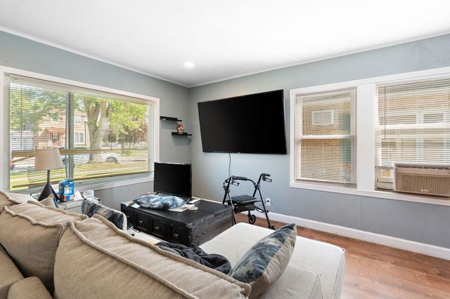 3946 Henry Avenue, Hammond, IN 46327