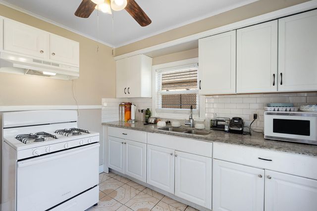 3946 Henry Avenue, Hammond, IN 46327