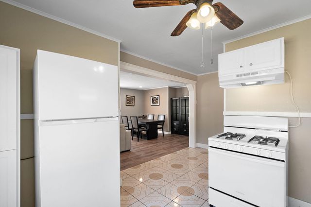 3946 Henry Avenue, Hammond, IN 46327