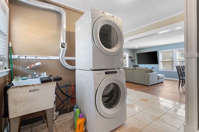 3946 Henry Avenue, Hammond, IN 46327