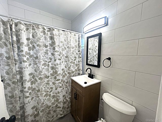 70 Lawrence Court B, White Plains, NY 10603