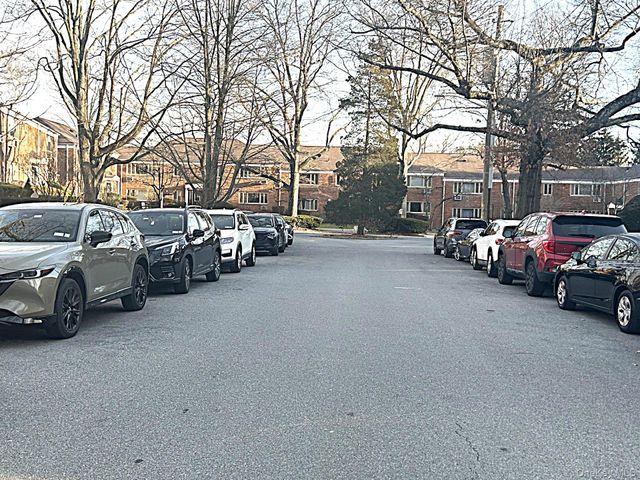 70 Lawrence Court B, White Plains, NY 10603