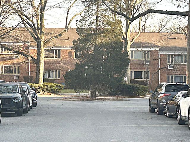 70 Lawrence Court B, White Plains, NY 10603