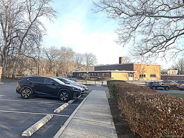 70 Lawrence Court B, White Plains, NY 10603