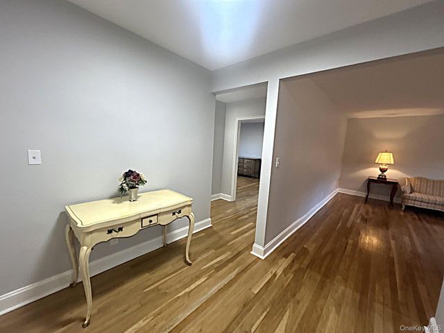 70 Lawrence Court B, White Plains, NY 10603