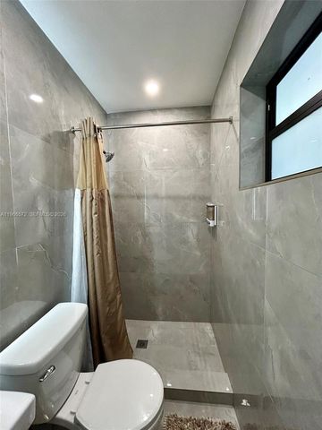 2631 S Roosevelt St, Hollywood, FL 33020