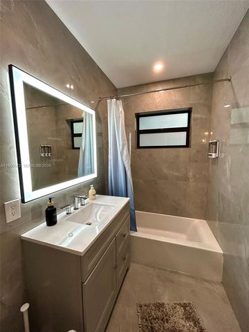 2631 S Roosevelt St, Hollywood, FL 33020