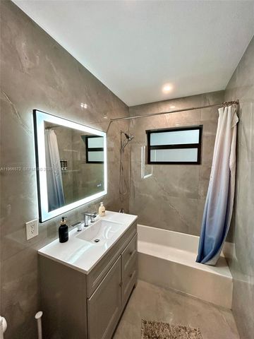 2631 S Roosevelt St, Hollywood, FL 33020