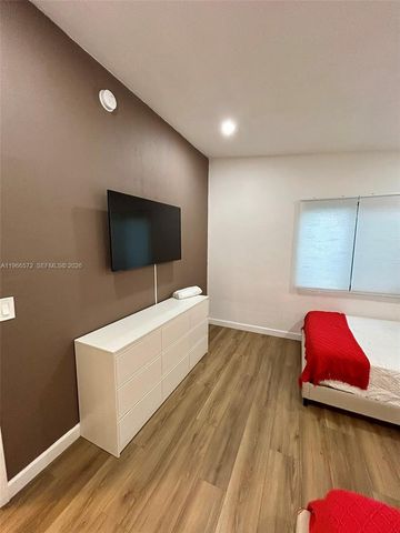 2631 S Roosevelt St, Hollywood, FL 33020