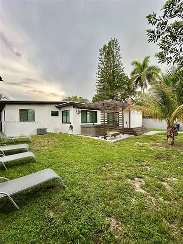 2631 S Roosevelt St, Hollywood, FL 33020