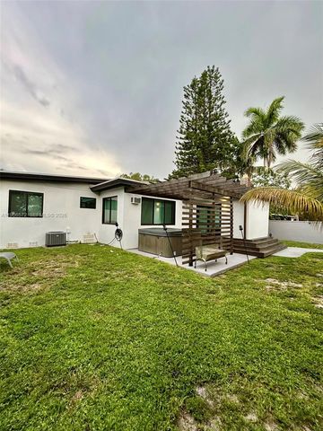 2631 S Roosevelt St, Hollywood, FL 33020