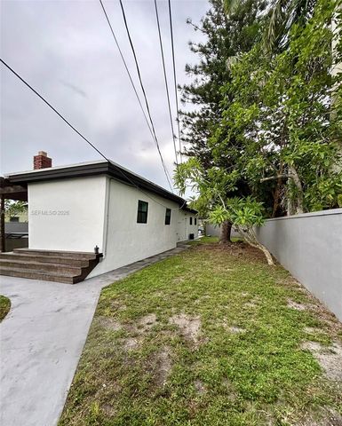 2631 S Roosevelt St, Hollywood, FL 33020