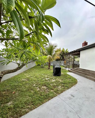 2631 S Roosevelt St, Hollywood, FL 33020