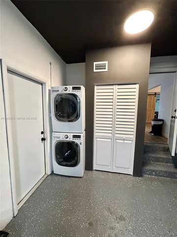 2631 S Roosevelt St, Hollywood, FL 33020