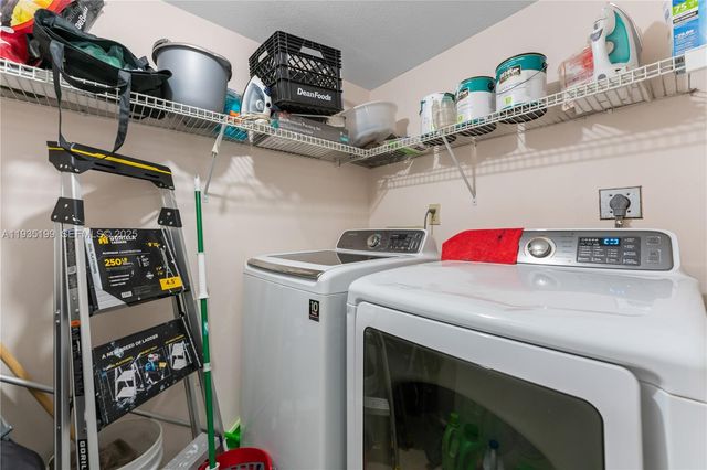 3021 N Oakland Forest Dr 208, Oakland Park, FL 33309