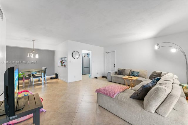 3021 N Oakland Forest Dr 208, Oakland Park, FL 33309