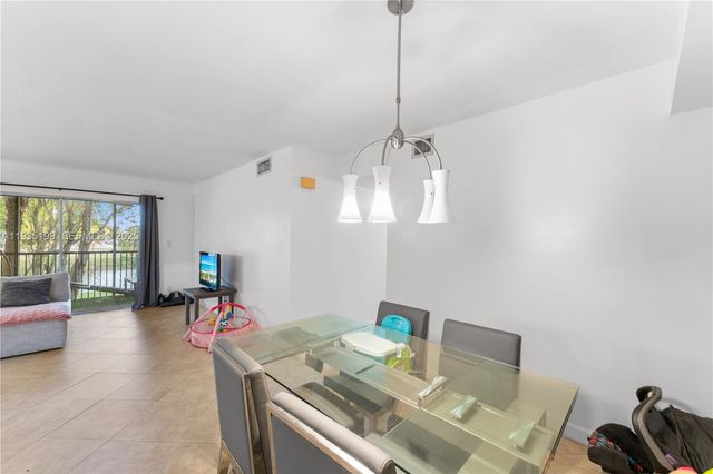 3021 N Oakland Forest Dr 208, Oakland Park, FL 33309