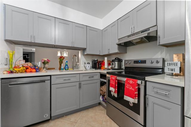 3021 N Oakland Forest Dr 208, Oakland Park, FL 33309