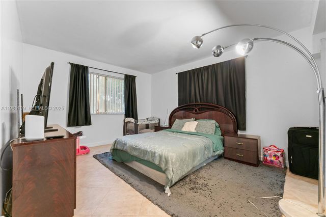 3021 N Oakland Forest Dr 208, Oakland Park, FL 33309