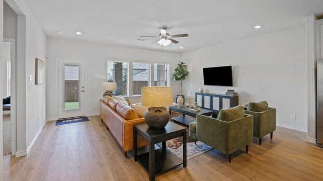 3690 Loft Lane, Grand Prairie, TX 75052