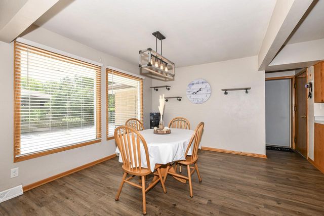 955 Garvens AVENUE, Brookfield, WI 53005