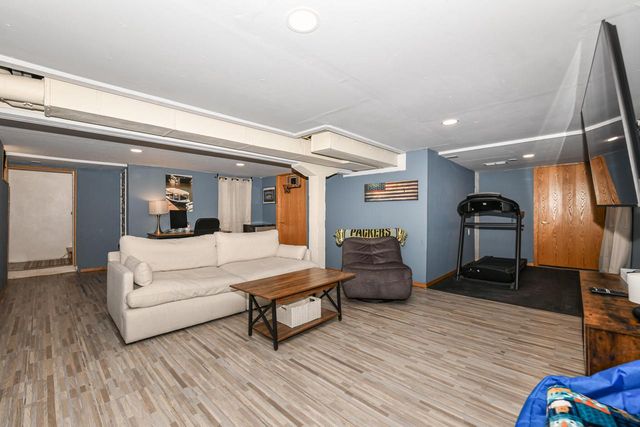 955 Garvens AVENUE, Brookfield, WI 53005